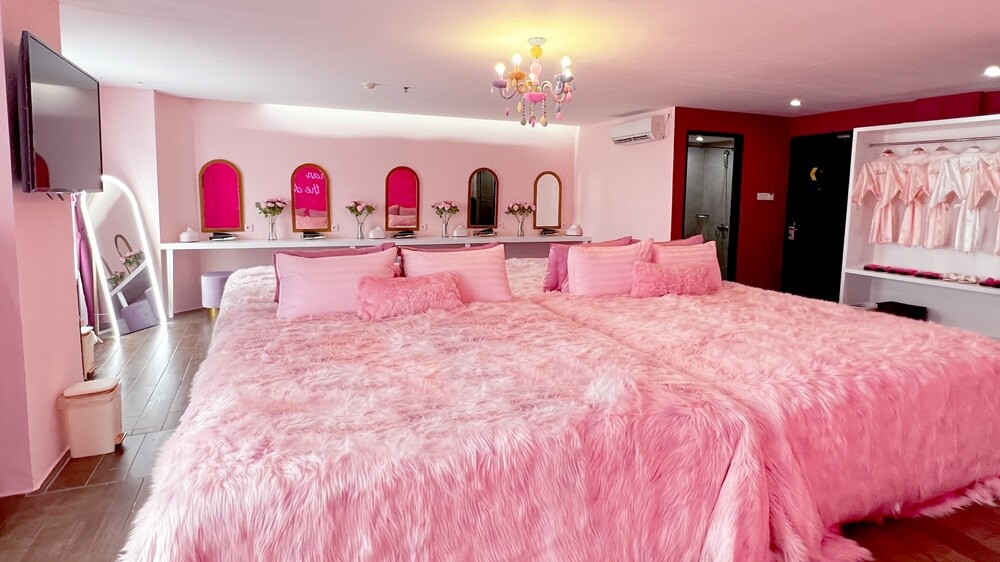 A modern and luxurious hotel bridal room