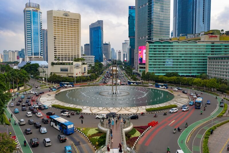 Bundaran HI roundabout and monument at night
