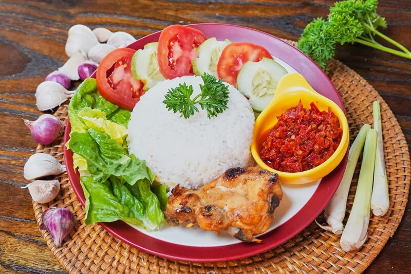 A plate of Nasi Ayam Kalasan Eyang