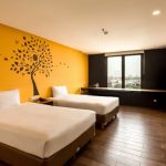 YB1 Deluxe Twin hotel room with two beds