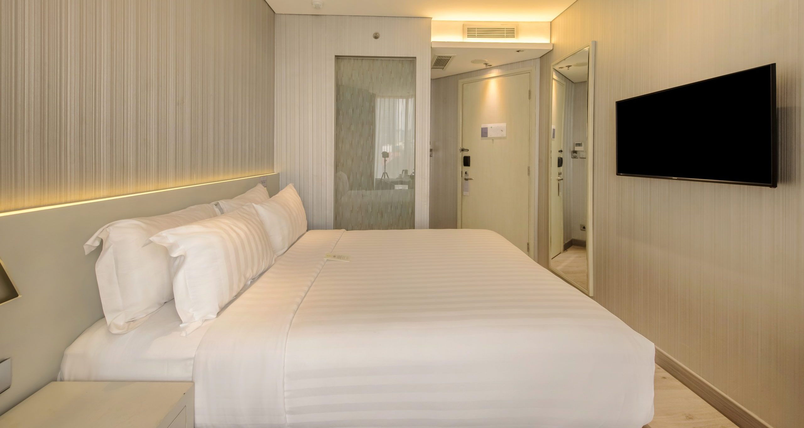 Superior Queen Room at Ashley Hotel Group