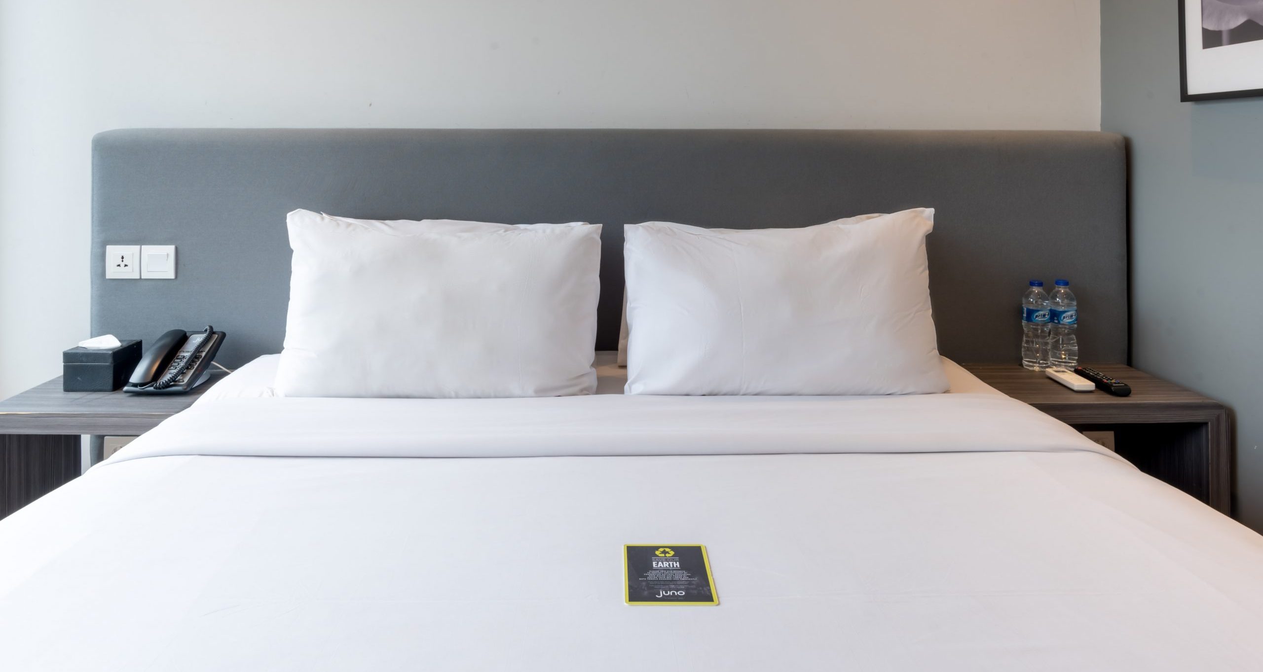 Deluxe Queen room at Juno Tanah Abang hotel