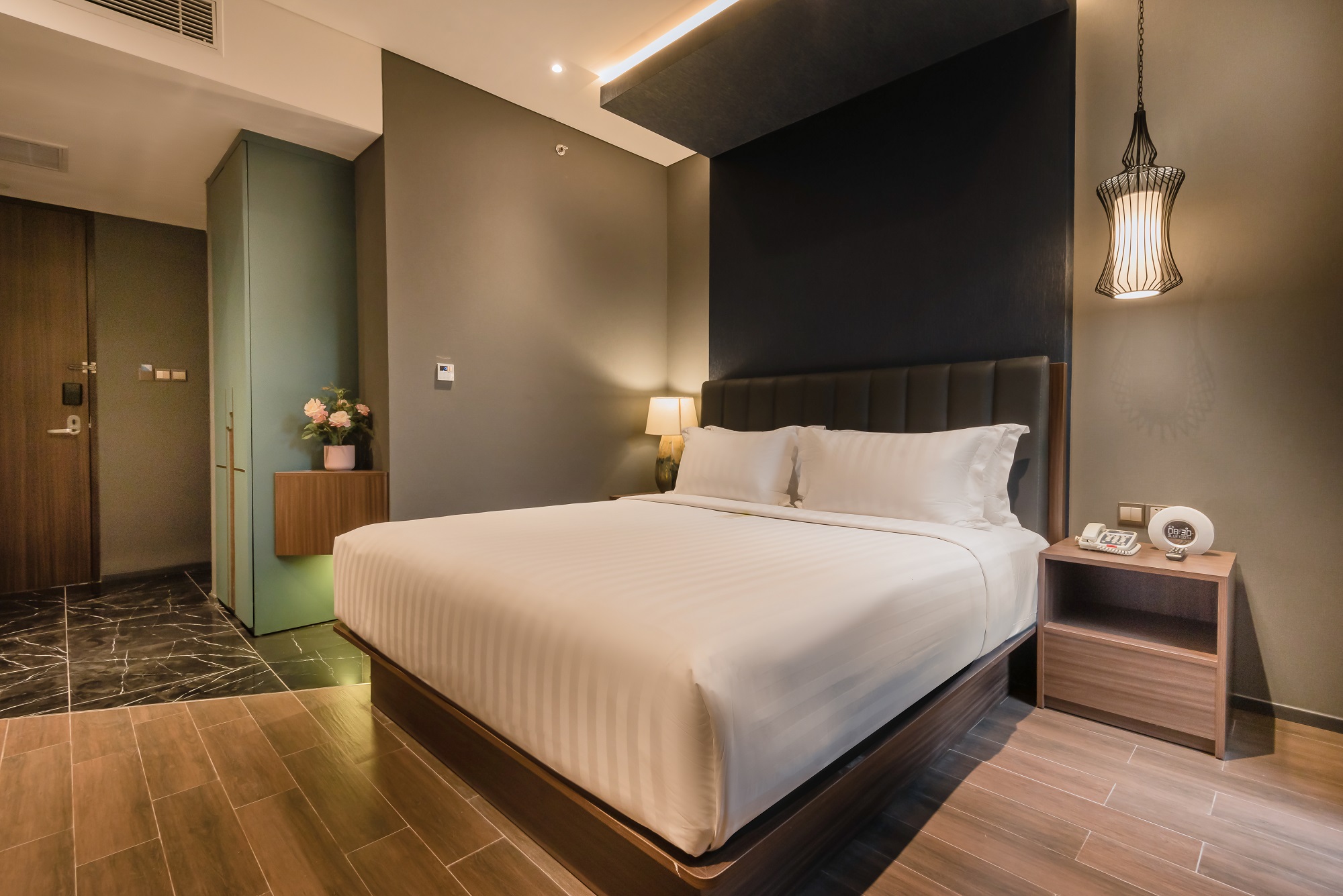 Deluxe double room at Ashley Hotel Group with city view
