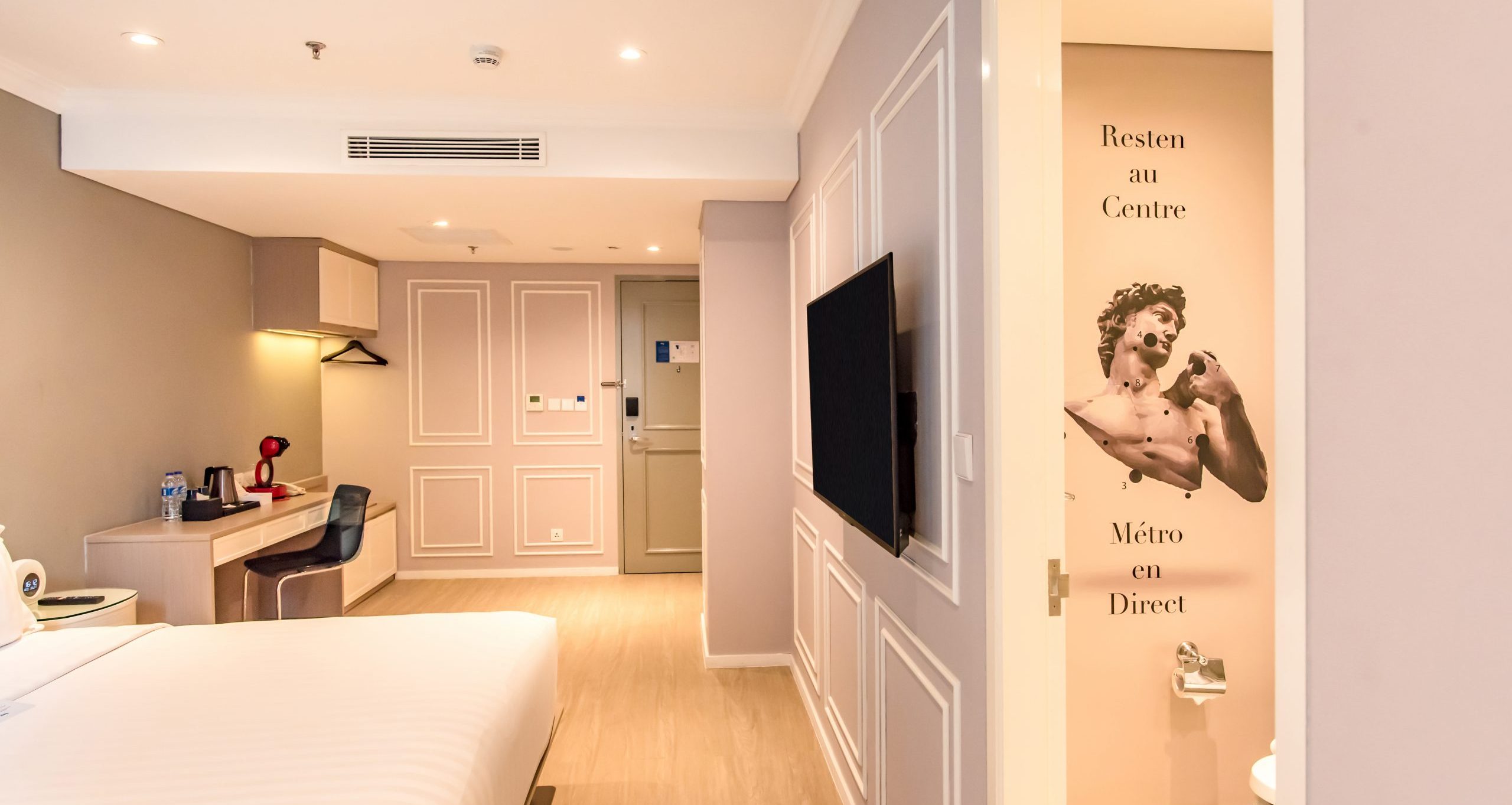 Executive Queen room at the Ashley Sabang hotel