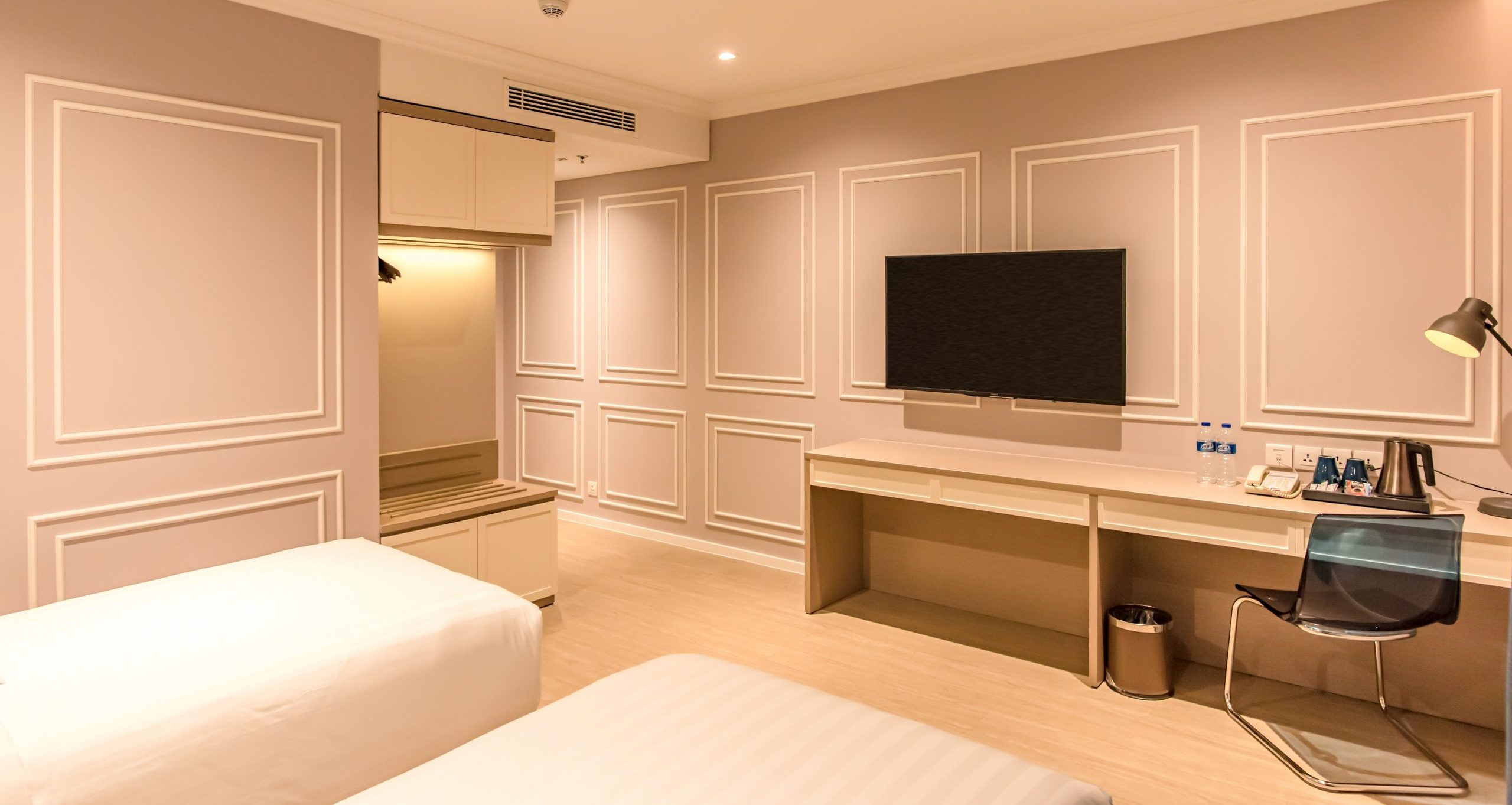 Deluxe twin room at the Ashley Sabang hotel