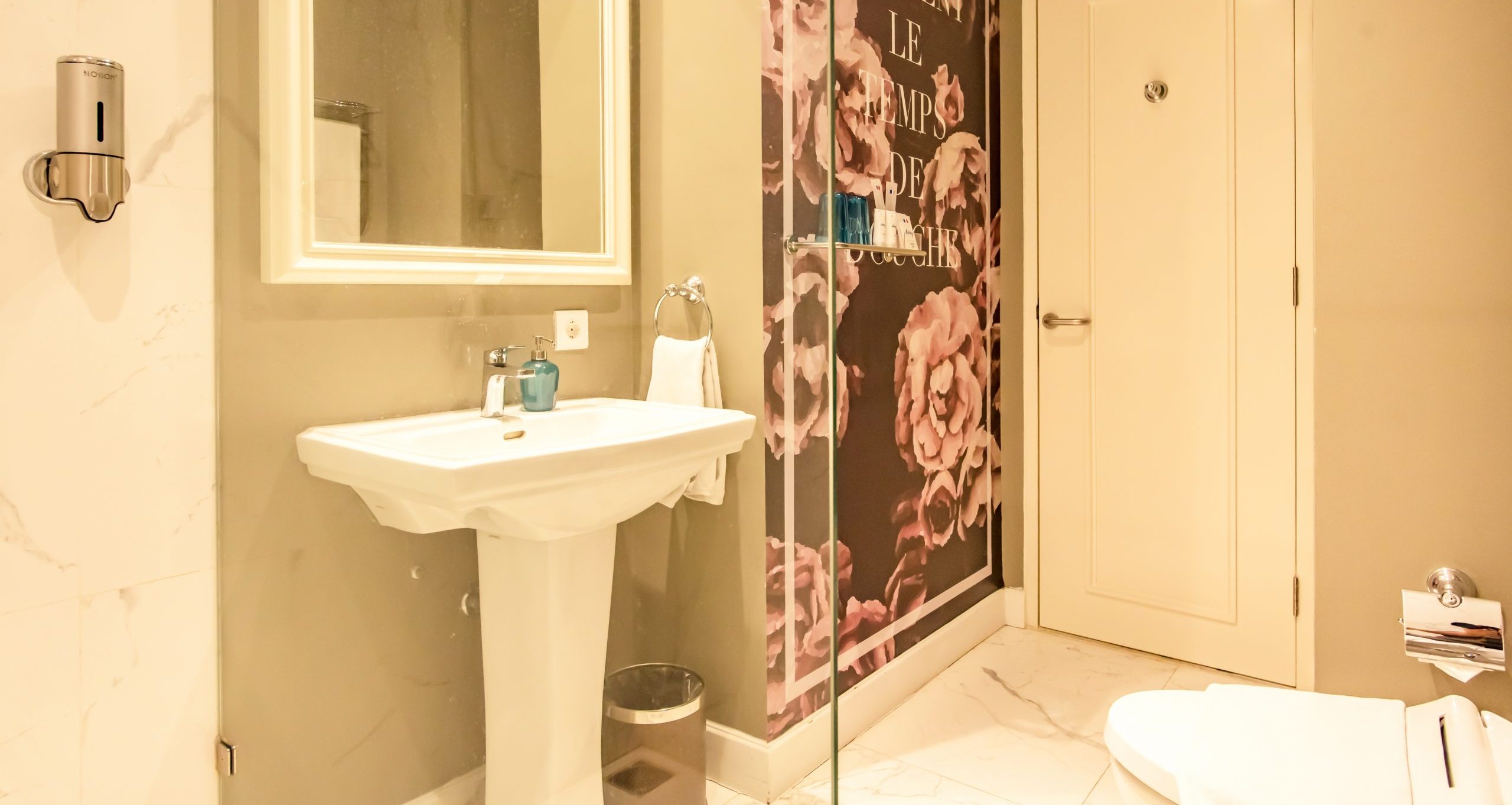 A modern deluxe twin room at Ashley Sabang hotel