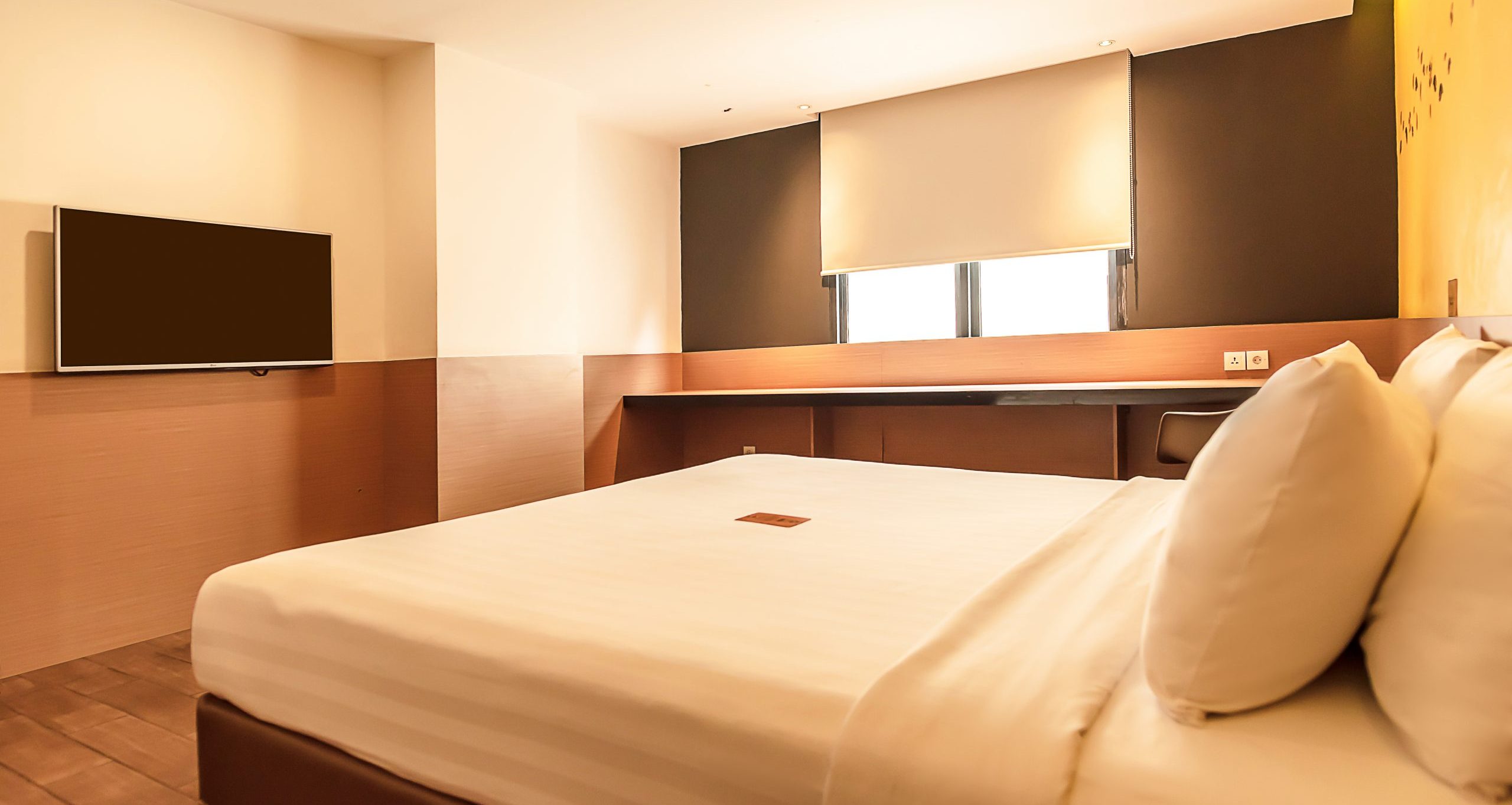 Superior King room at Yellow Bee Tangerang hotel