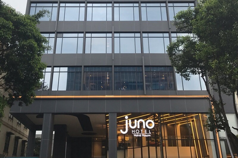 Exterior of the Juno Tanah Abang hotel building