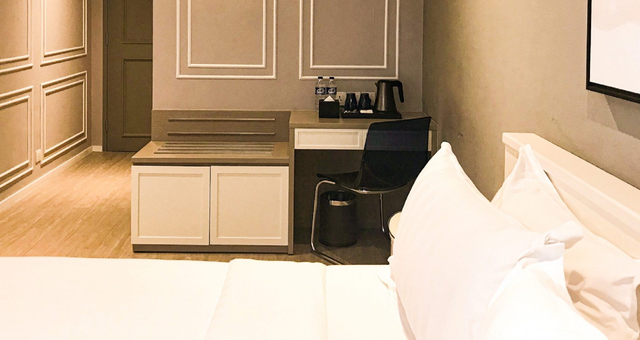 Superior Queen room at the Ashley Sabang hotel