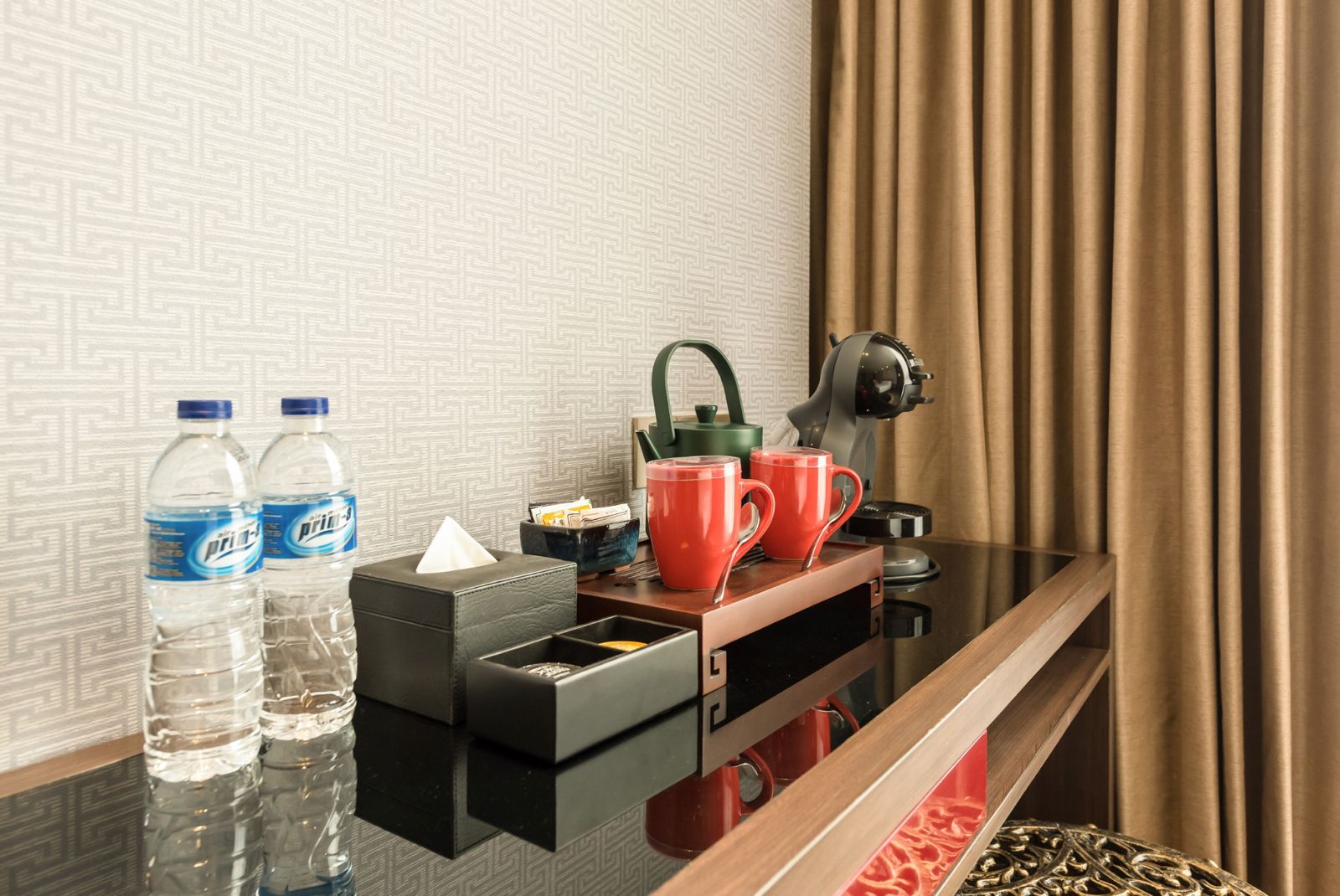 Ashley Tang executive double room coffee and tea station