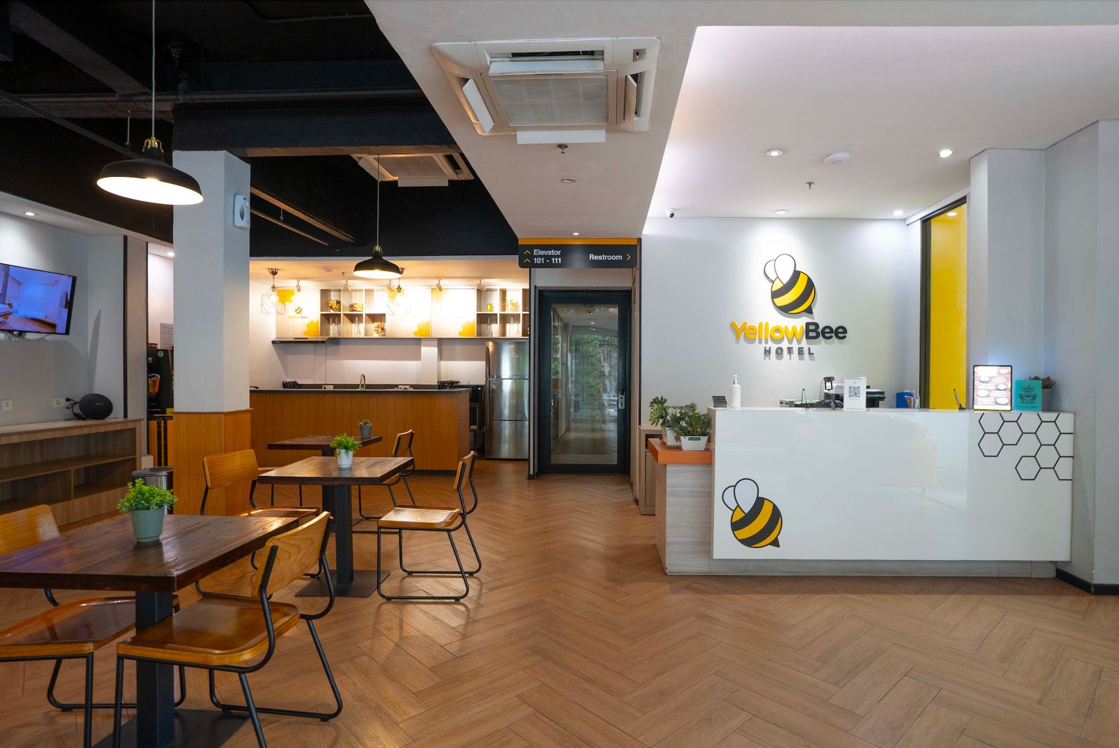 YellowBee Hotel lobby by Ashley Hotel Group