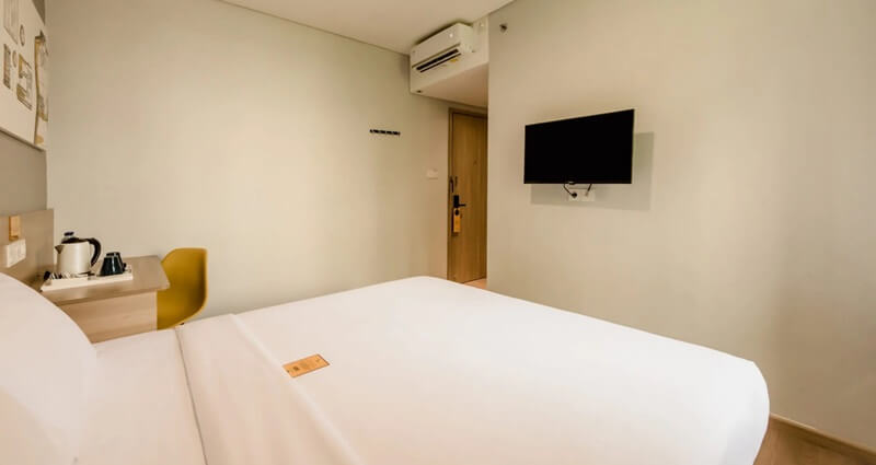 YBTA Deluxe Double hotel room