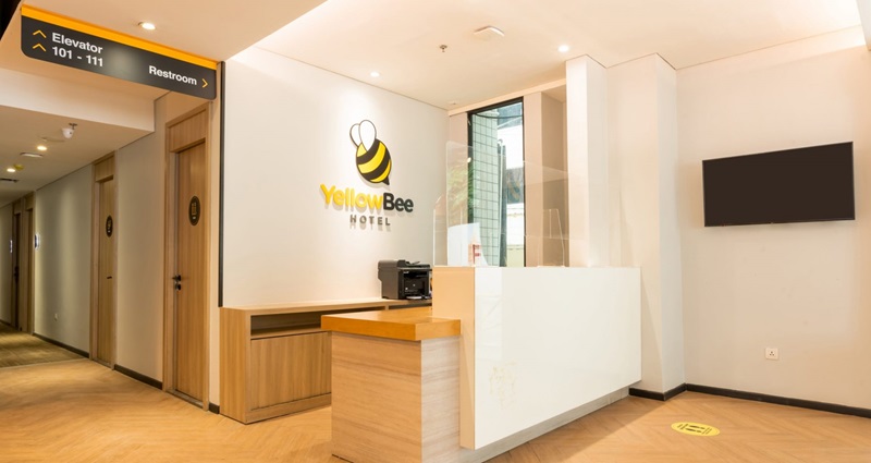 Yellow Bee Tanah Abang reception counter