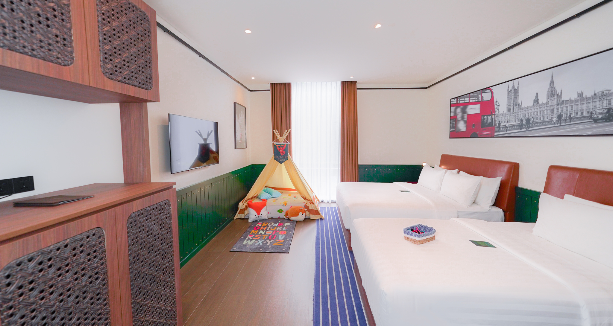 Spacious Family Room at Ashley Tugu Tani
