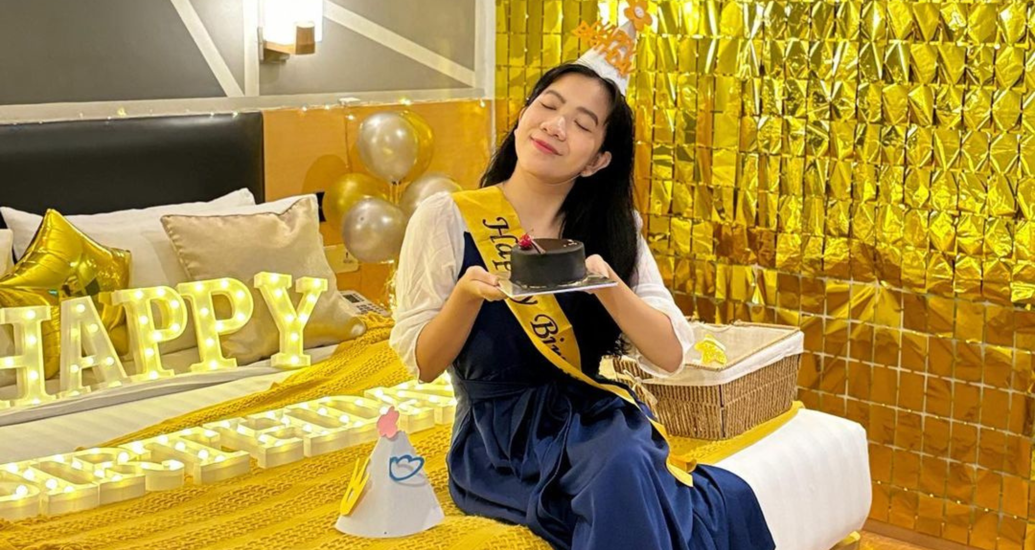 Juno Jatinegara hotel room with birthday decorations