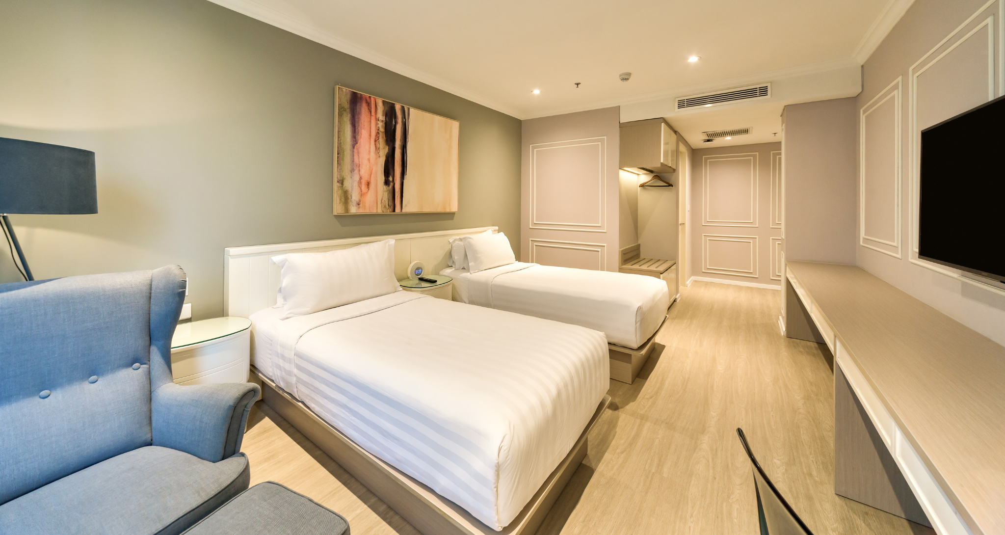Grand Executive Twin room at Ashley Sabang