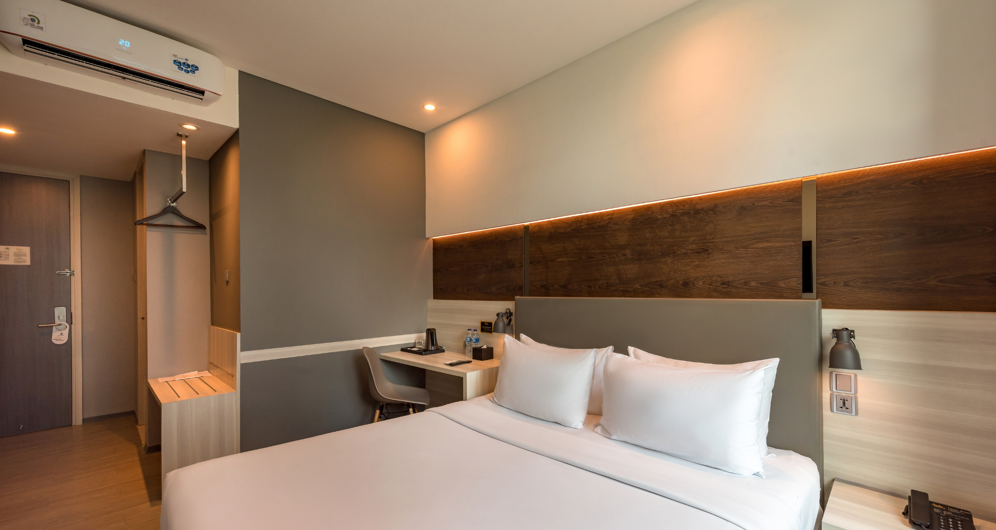 Executive Queen room at Stanley Boutique Hotel