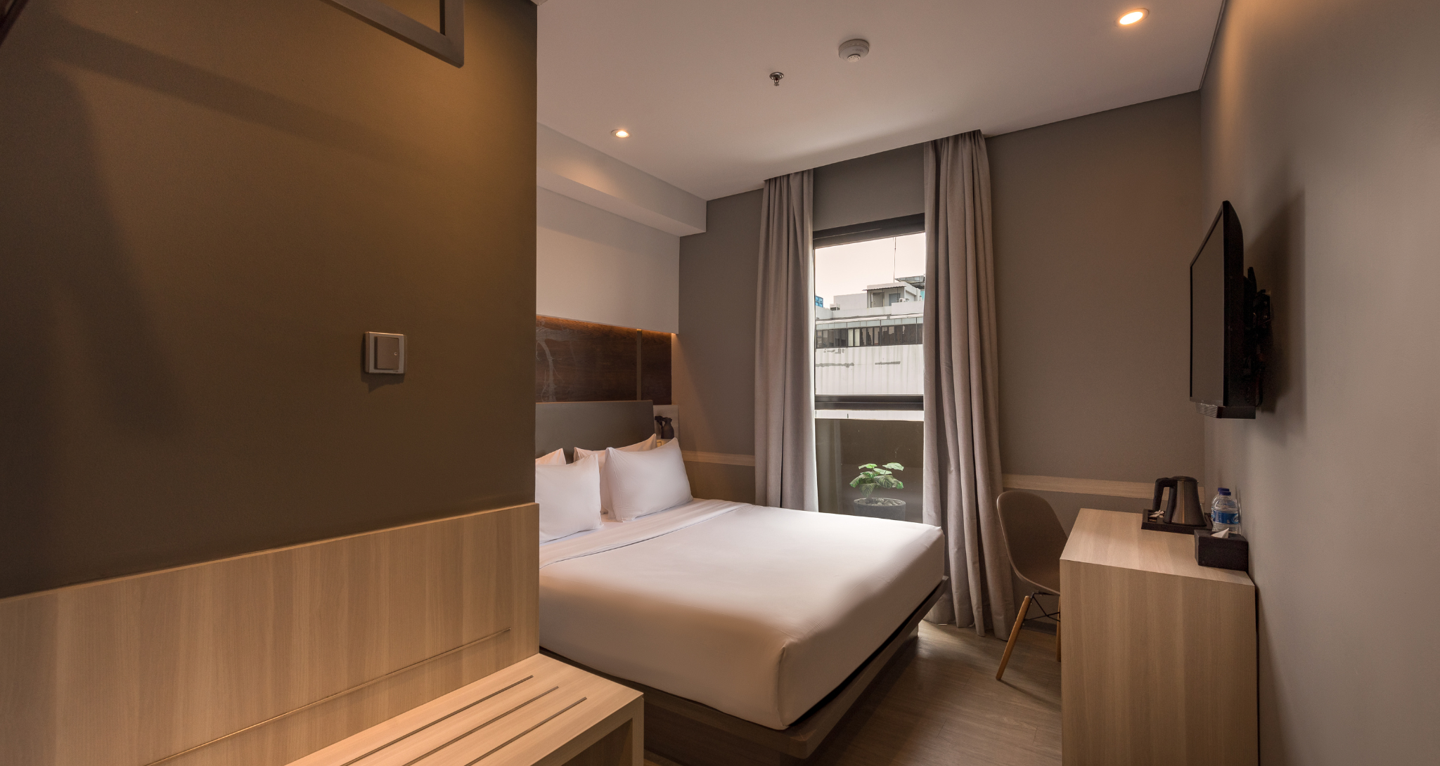 Deluxe Queen room at Stanley Boutique Hotel