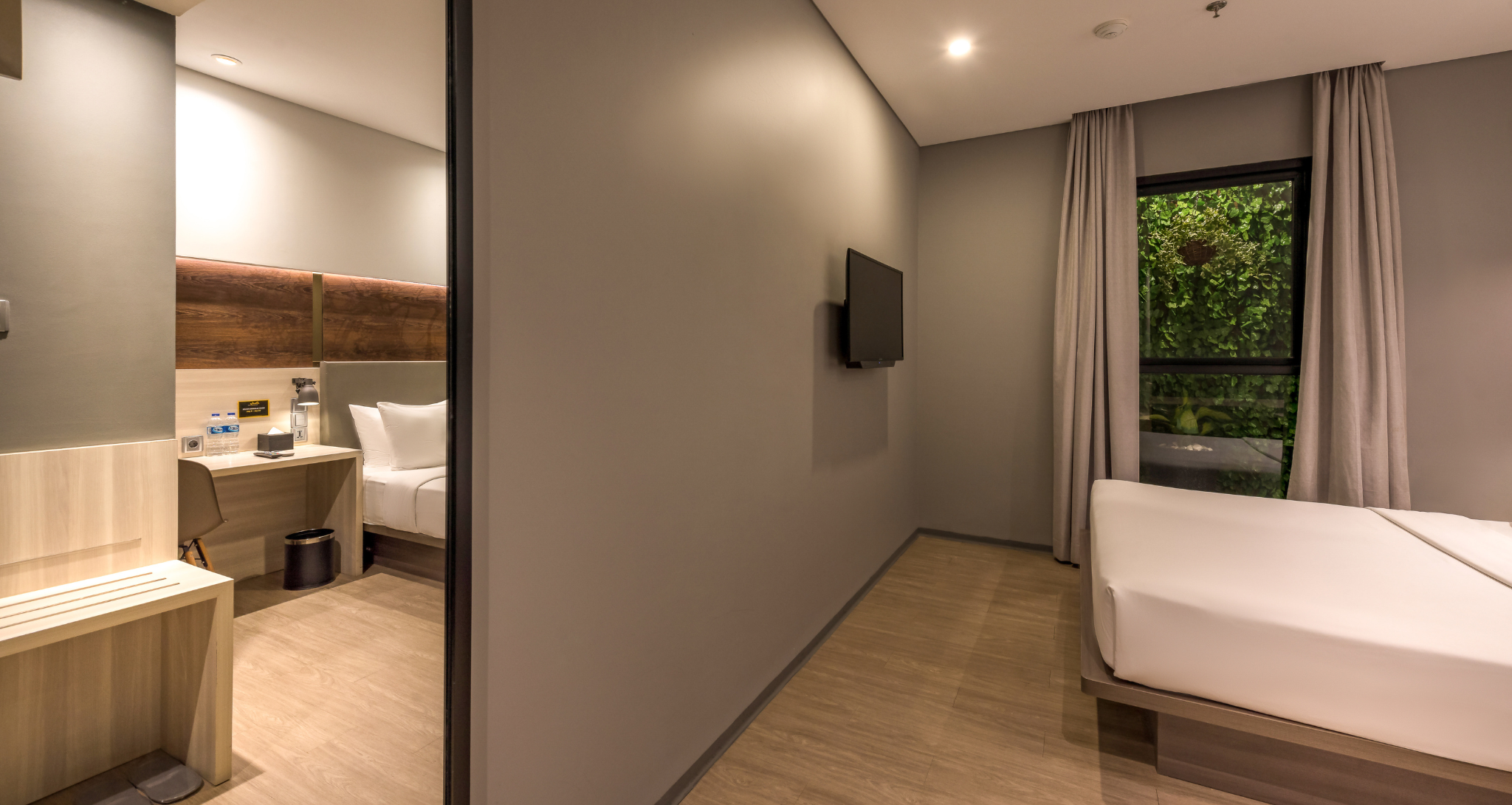 Modern Superior Queen room at Ashley Hotel Group