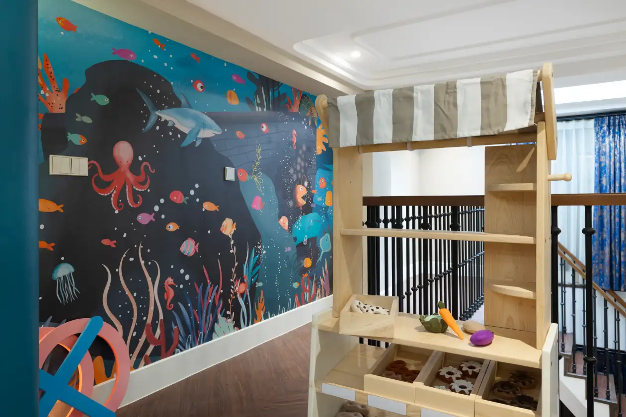 Family duplex room with underwater mural and play stand